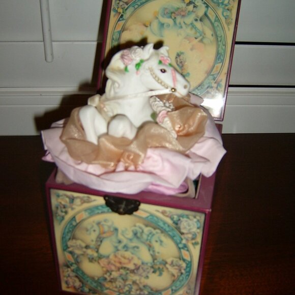 Vintage Enesco A Circus Dream Ladyrose Unicorn Music Jack in the Box - Picture 6 of 7